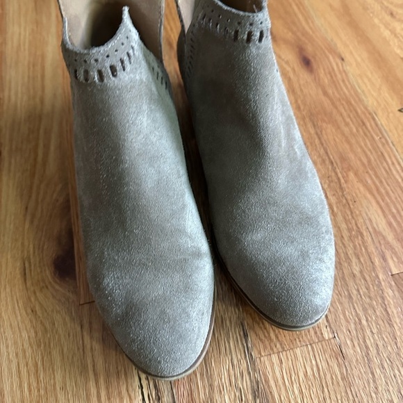 Lucky Brand Women's Size 8 Bustina Beige Suede Ankle Boots - Picture 2 of 4